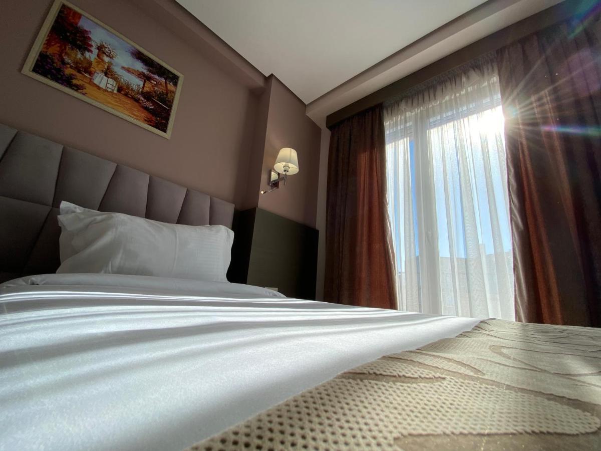 Doanesia Premium Hotel & Spa Tirana Kültér fotó