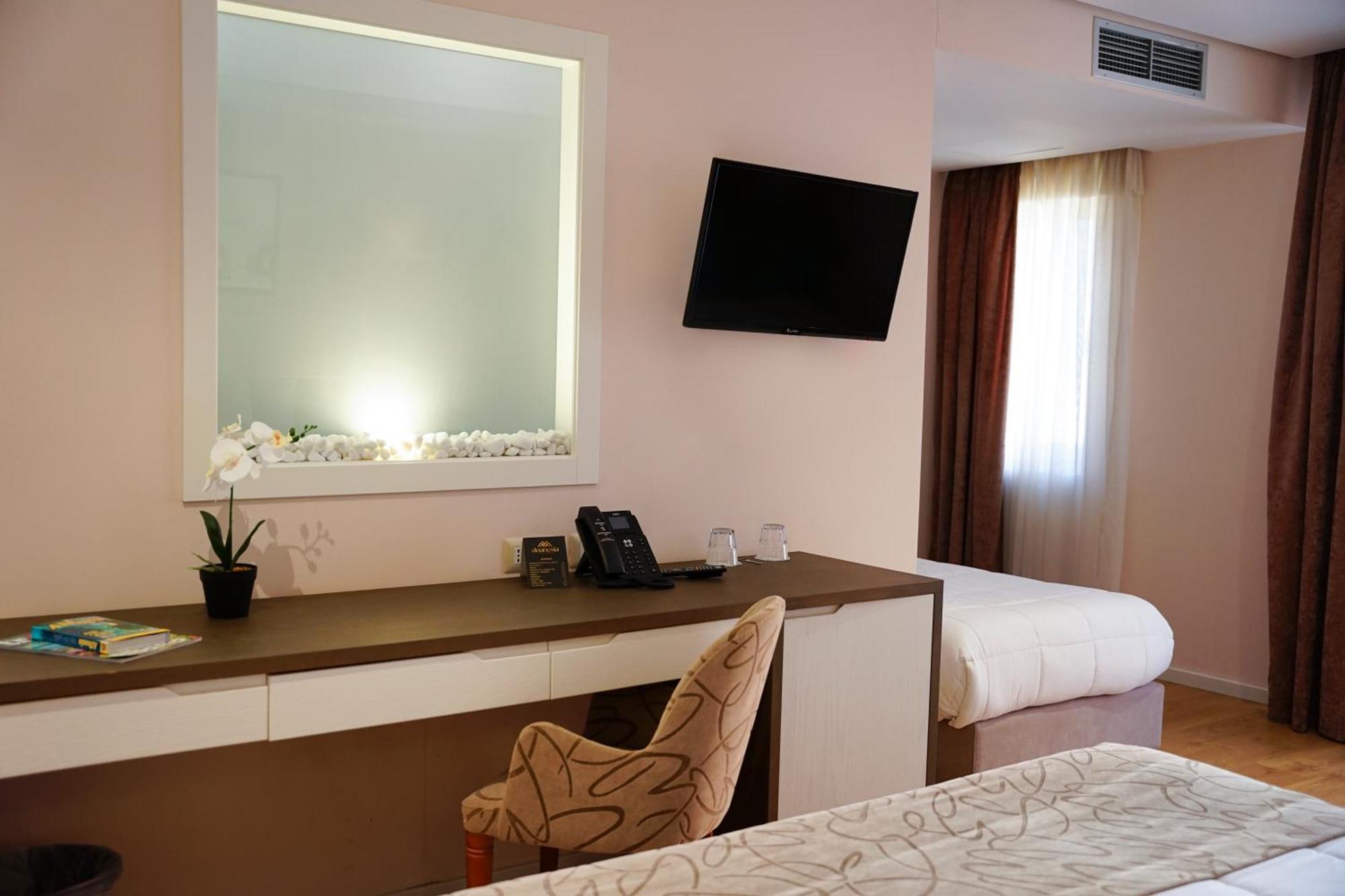Doanesia Premium Hotel & Spa Tirana Kültér fotó