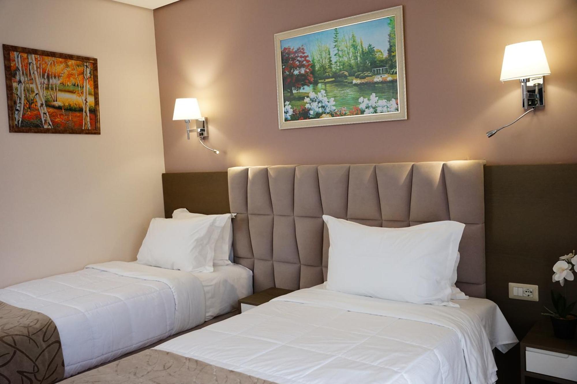 Doanesia Premium Hotel & Spa Tirana Kültér fotó