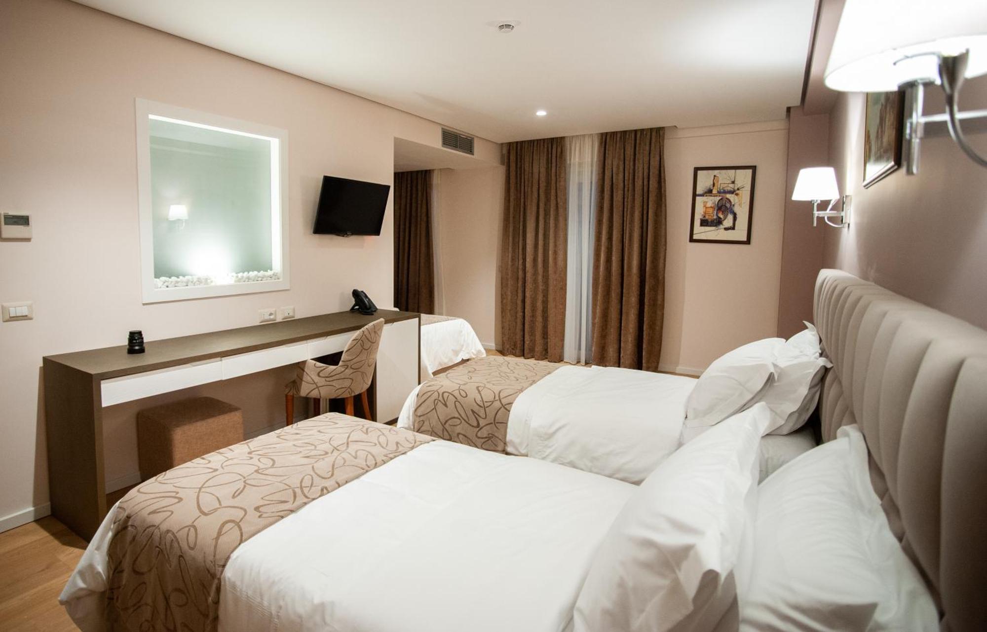Doanesia Premium Hotel & Spa Tirana Kültér fotó